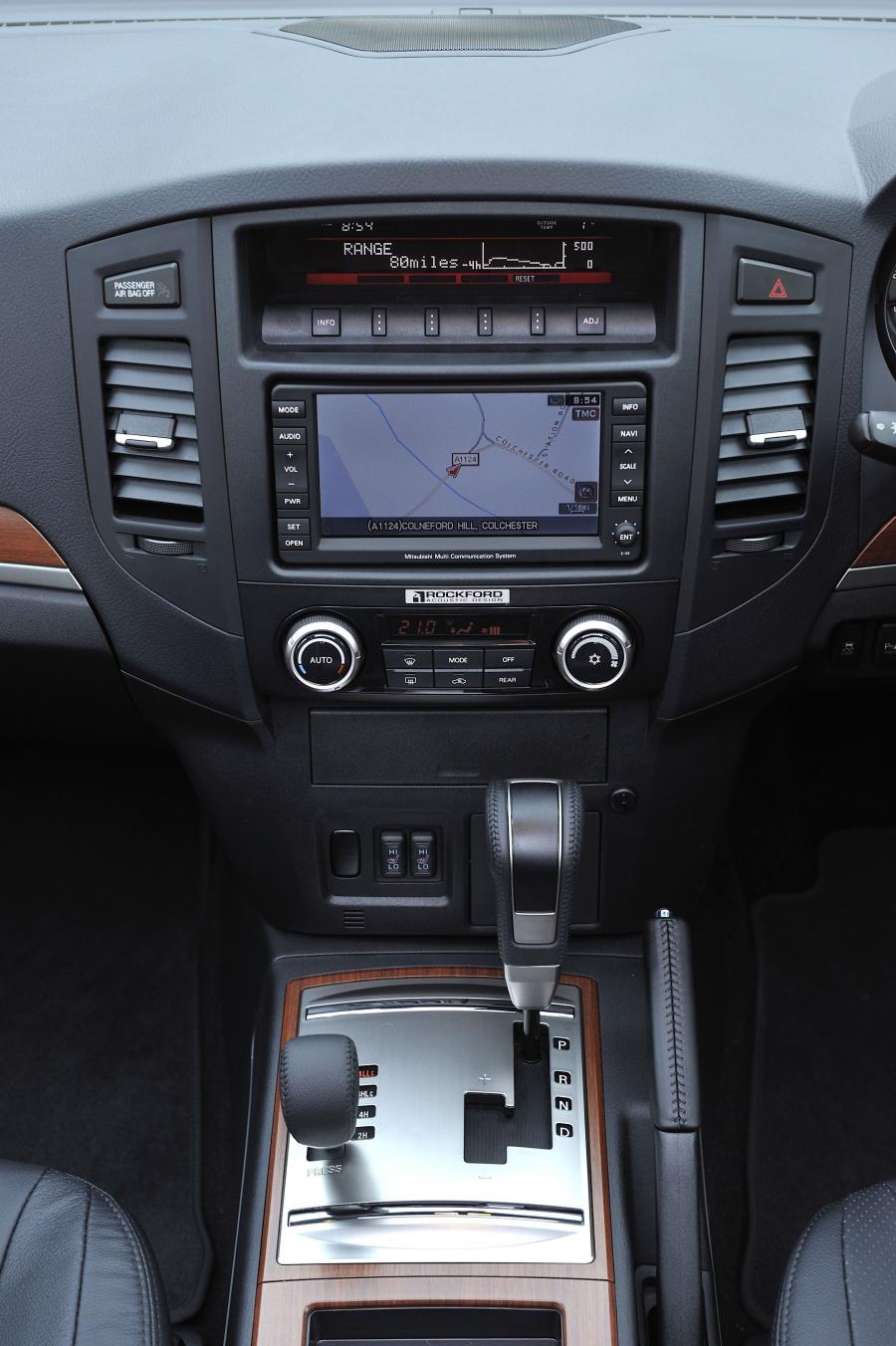  Mitsubishi Shogun Black 2012 года  (UK) (фото 14 из 85)